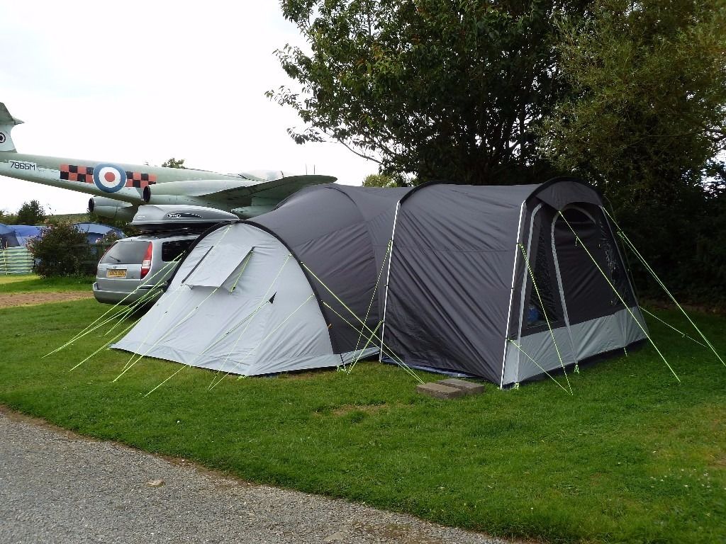 Large Groups Enjoy the Great Outdoors with 6-Person Tents